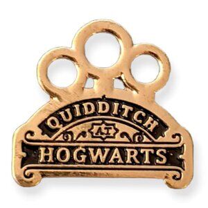 Harry Potter Enamel Pin: Quidditch at Hogwarts
